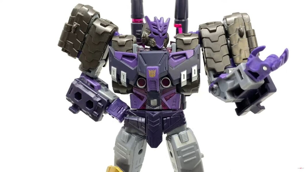 In Hand Image Of Transformers Legacy Evolution Tarn  (28 of 44)